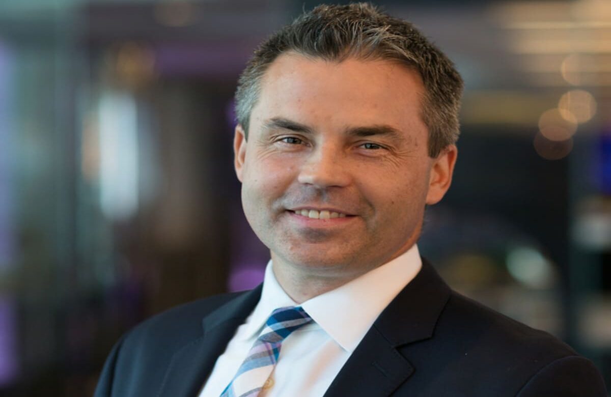 محللون من بلومبرج يتوقعون ظهور صناديق المؤشرات المتداولة لايتكوين وهيديرا قبل صناديق المؤشرات المتداولة سولانا وXRP.